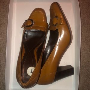 Enzo Angiolini Pumps